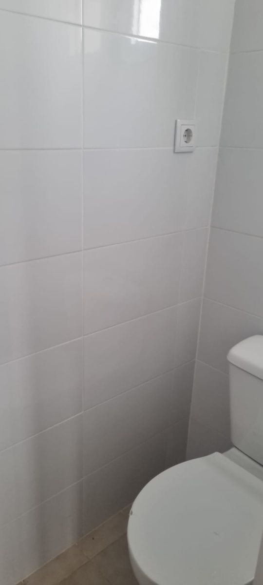 81893149_2